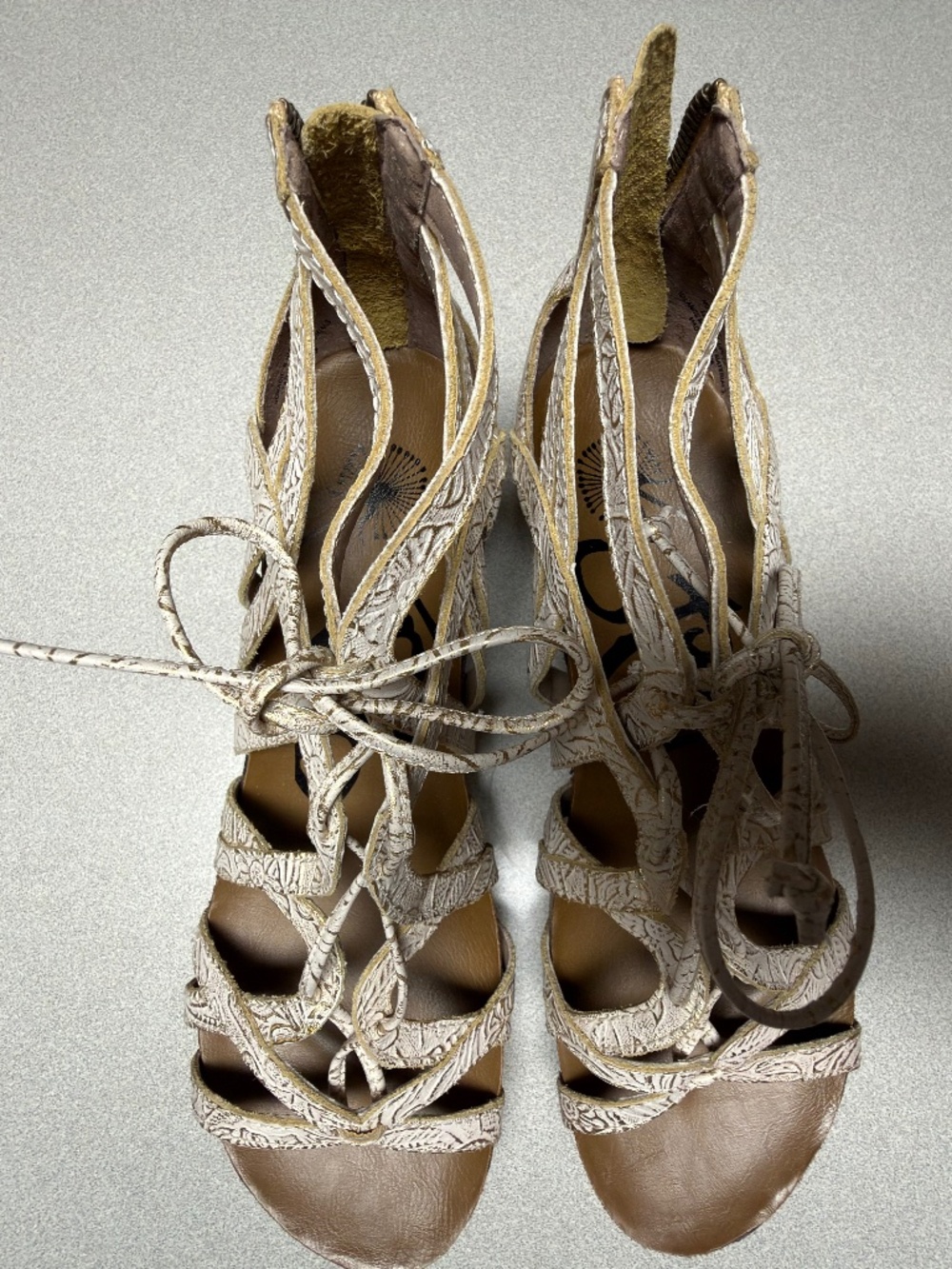 $140 OTBT Nomadic Tooled Leather Ivory Wedge Lace Up Gladiator Zip Sandals